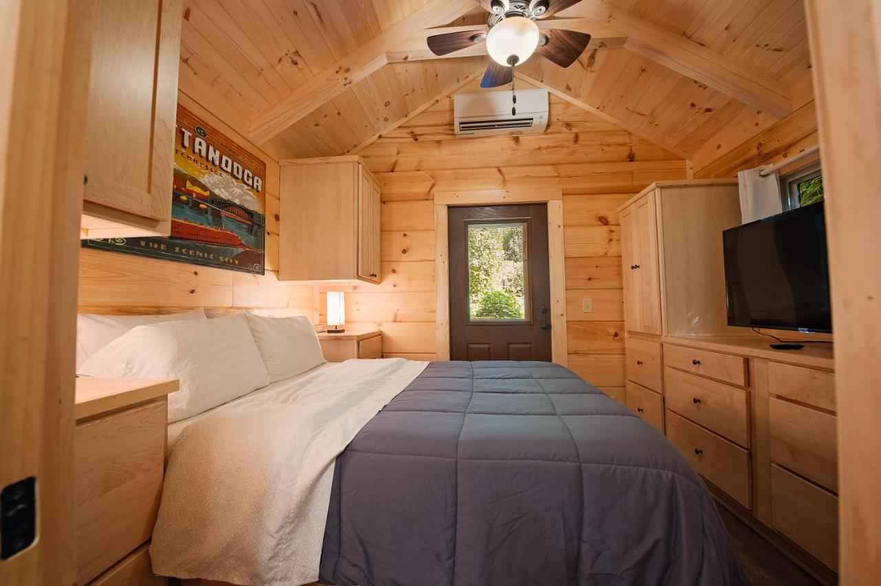 Ernie Cabin Wauhatchie Woodlands Tiny Cabin Чаттануга Экстерьер фото