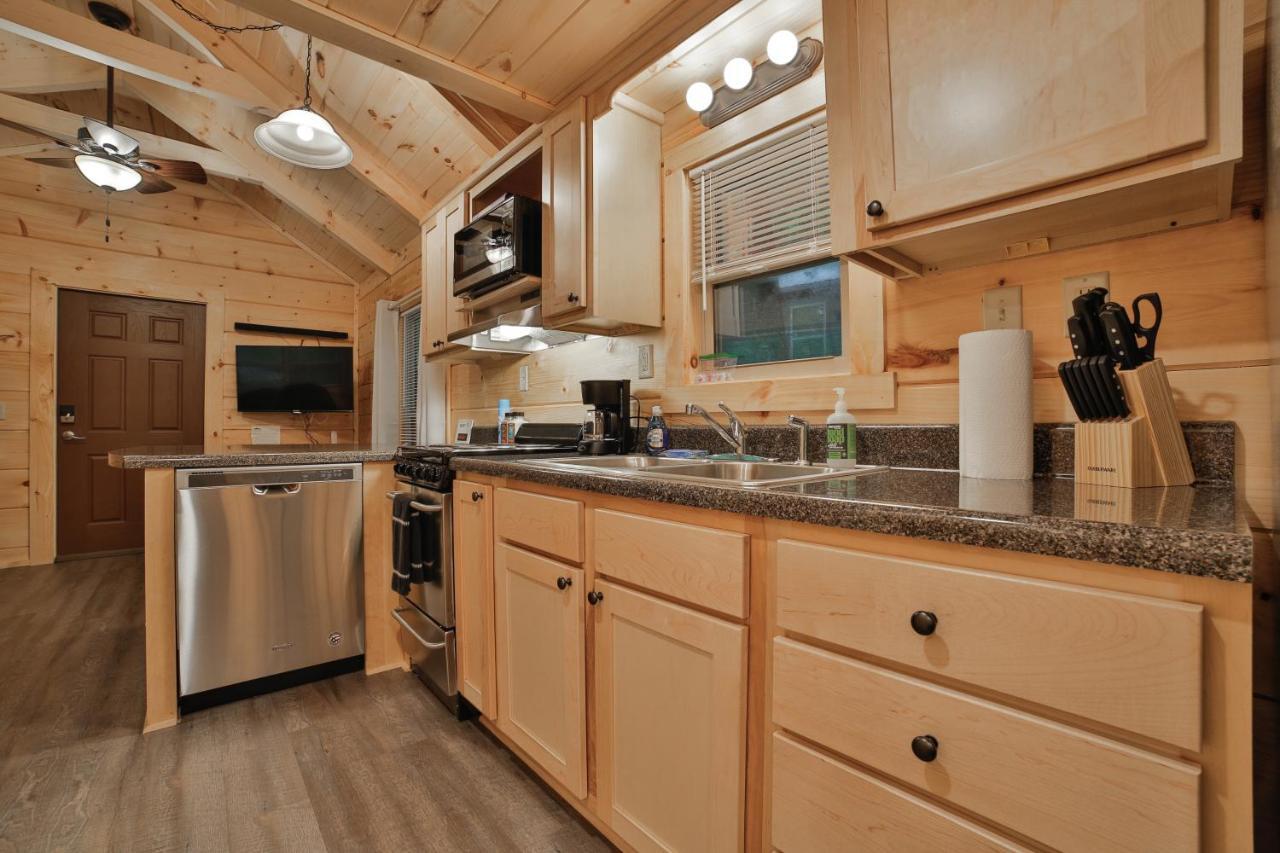 Ernie Cabin Wauhatchie Woodlands Tiny Cabin Чаттануга Экстерьер фото